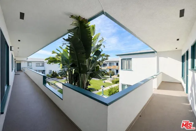 $3,000 | 2041 Euclid Street, Unit 16, Santa Monica, CA 90405