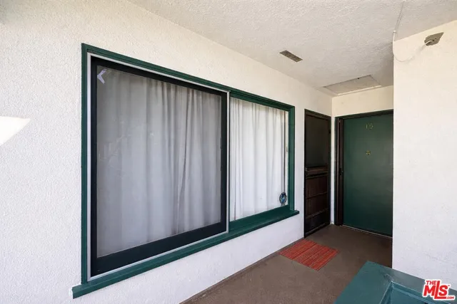 $3,000 | 2041 Euclid Street, Unit 16, Santa Monica, CA 90405