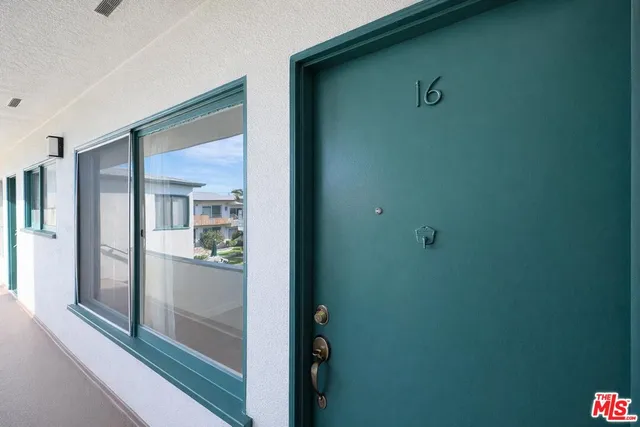 $3,000 | 2041 Euclid Street, Unit 16, Santa Monica, CA 90405