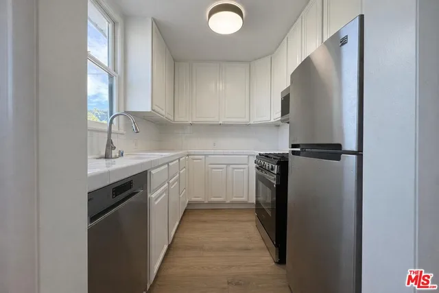 $3,000 | 2041 Euclid Street, Unit 16, Santa Monica, CA 90405