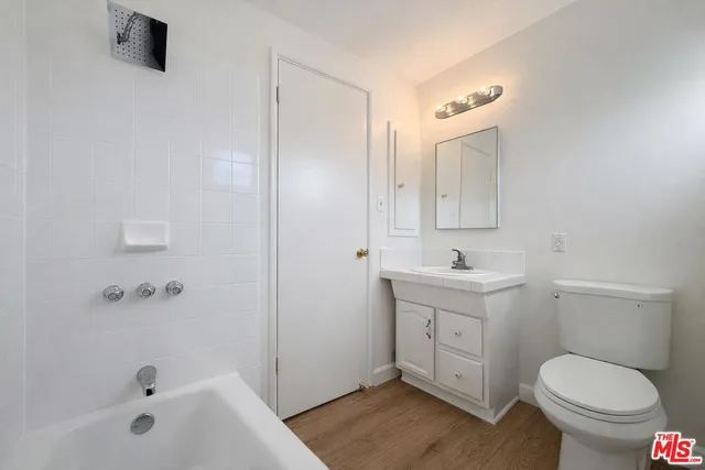 $3,000 | 2041 Euclid Street, Unit 16, Santa Monica, CA 90405