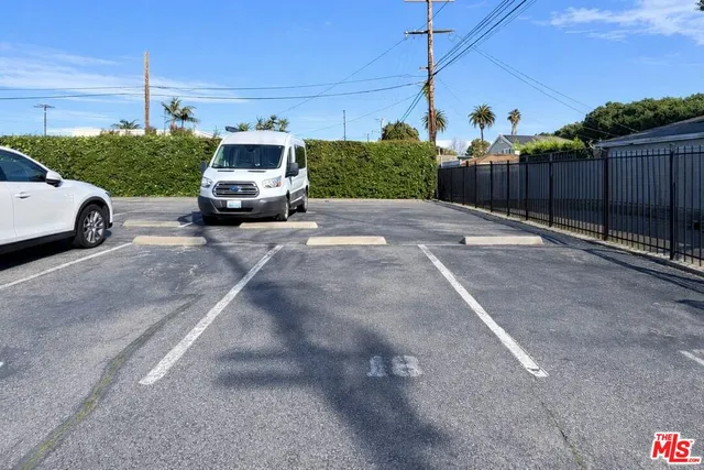 $3,000 | 2041 Euclid Street, Unit 16, Santa Monica, CA 90405