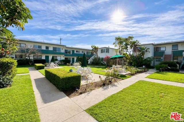 $3,000 | 2041 Euclid Street, Unit 16, Santa Monica, CA 90405