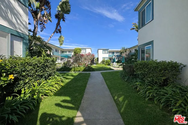 $3,000 | 2041 Euclid Street, Unit 16, Santa Monica, CA 90405