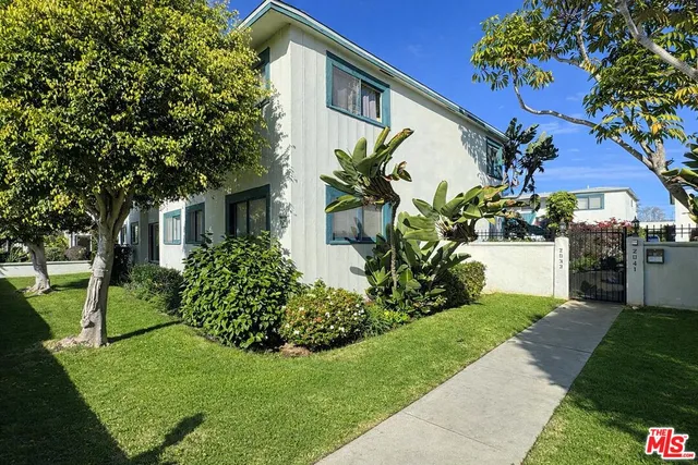 $3,000 | 2041 Euclid Street, Unit 16, Santa Monica, CA 90405