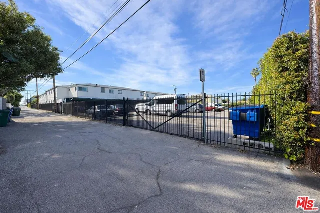 $3,000 | 2041 Euclid Street, Unit 16, Santa Monica, CA 90405