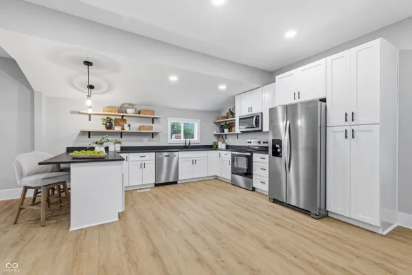 $364,900 | 350 South Broadway Street, Atlanta, IN 46031