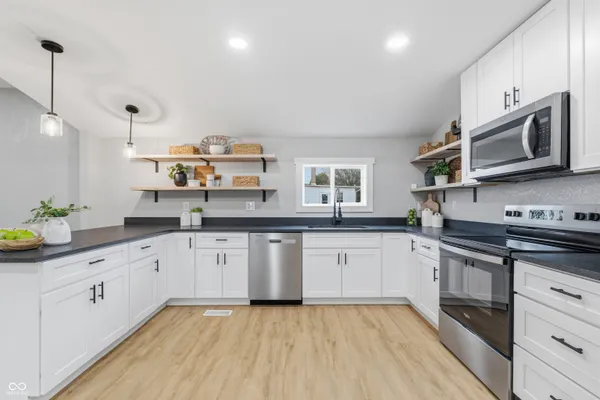 $364,900 | 350 South Broadway Street, Atlanta, IN 46031