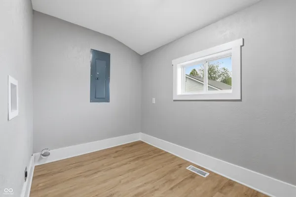$364,900 | 350 South Broadway Street, Atlanta, IN 46031