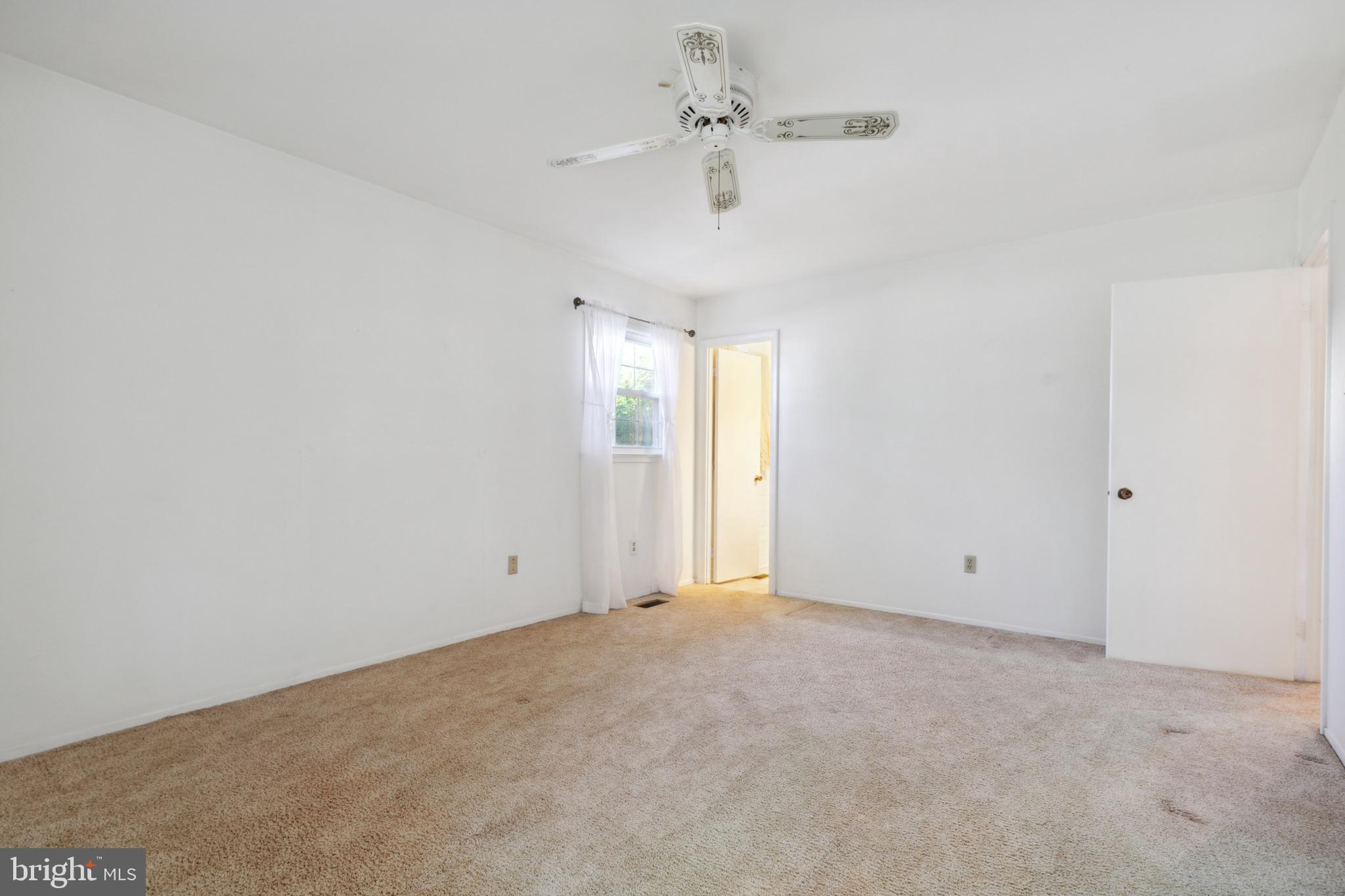 13120 Poplar Tree Road Fairfax, VA 22033 - Photo 15 of 31 Primary Bedroom