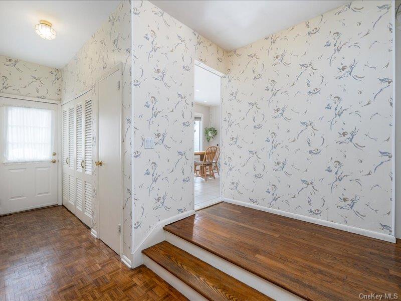 16 Wright Road Rockville Centre, NY 11570 - Photo 10 of 23
