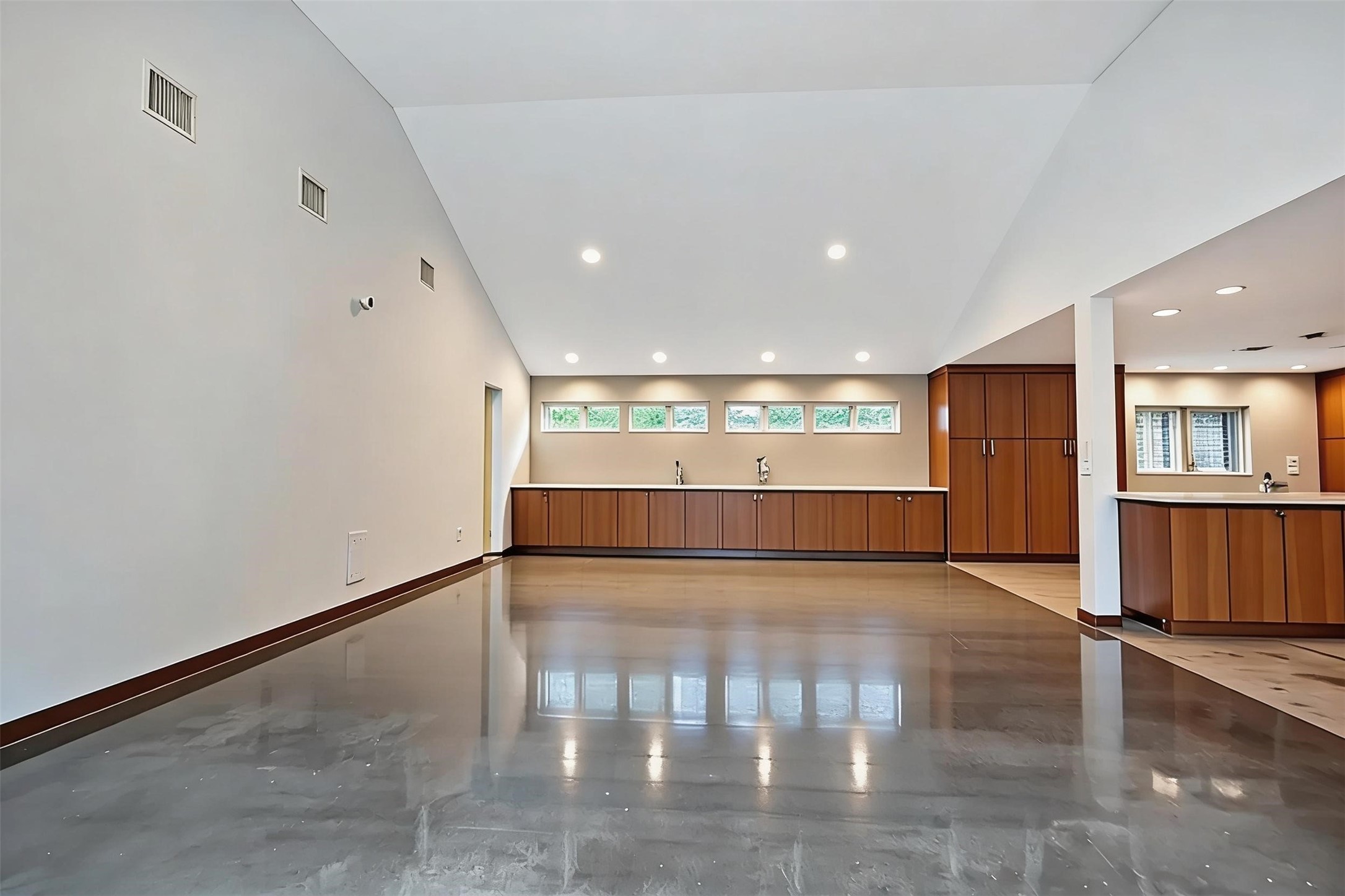 5643 Terwilliger Way Houston, TX 77056 - Photo 9 of 30