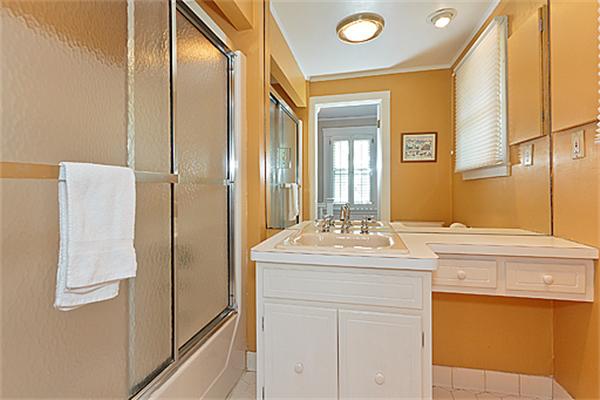 38 Whitney Road Medford, MA 02155 - Photo 16 of 23 Gallery Image 16