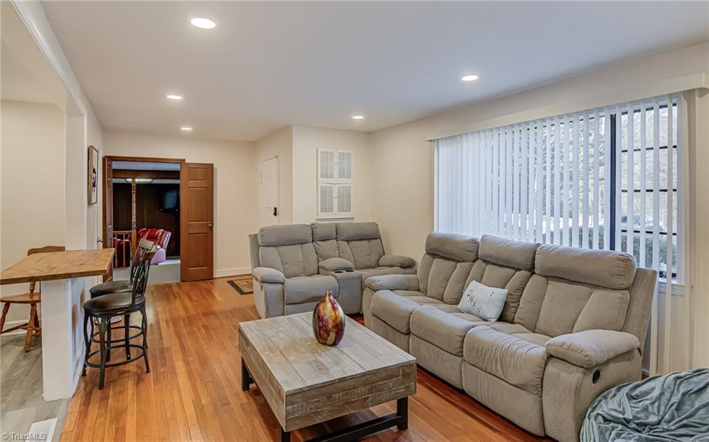 3924 Vest Mill Road Winston-Salem, NC 27103 - Photo 4 of 34