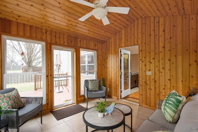 $409,900 | 2328 Hunter Road, Bettendorf, IA 52722