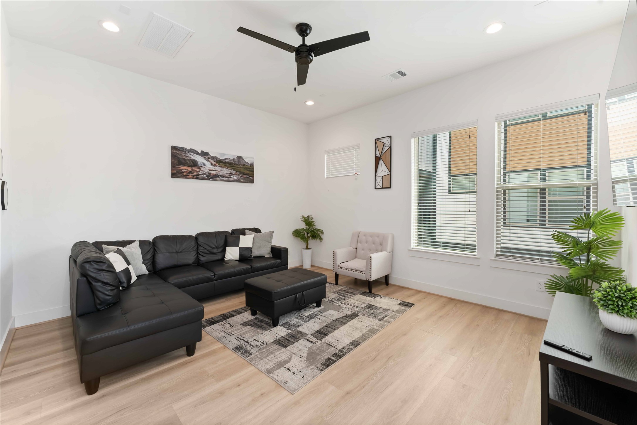 2341 Eagle Street Houston, TX 77004 - Photo 10 of 30 a living room with furniture and wooden floor