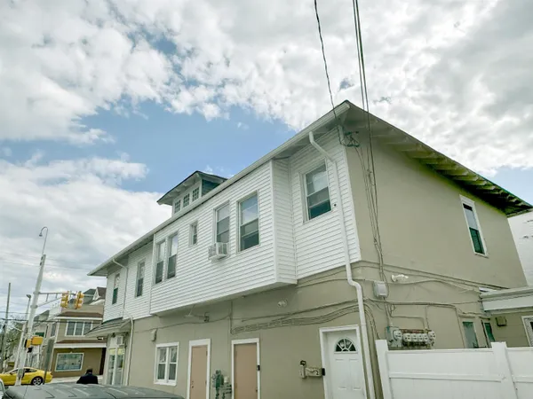 $1,800 | 5101 Ventnor Avenue, Unit 2, Ventnor City, NJ 08406