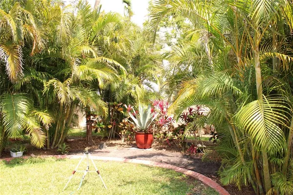 $1,995 | 7537 Preserves Court, Sarasota, FL 34243