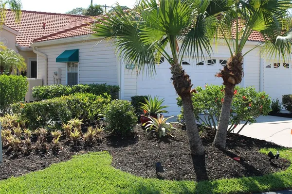 $1,995 | 7537 Preserves Court, Sarasota, FL 34243