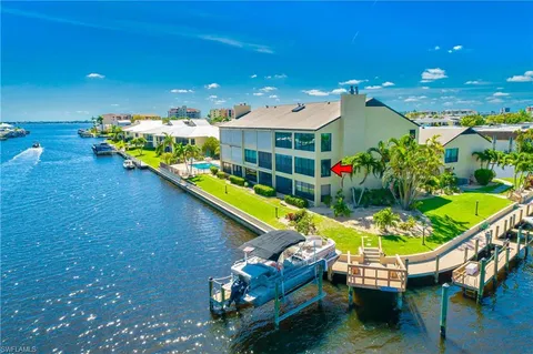 $710,000 | 1903 Southeast 40th Terrace, Unit 104, Cape Coral, FL 33904