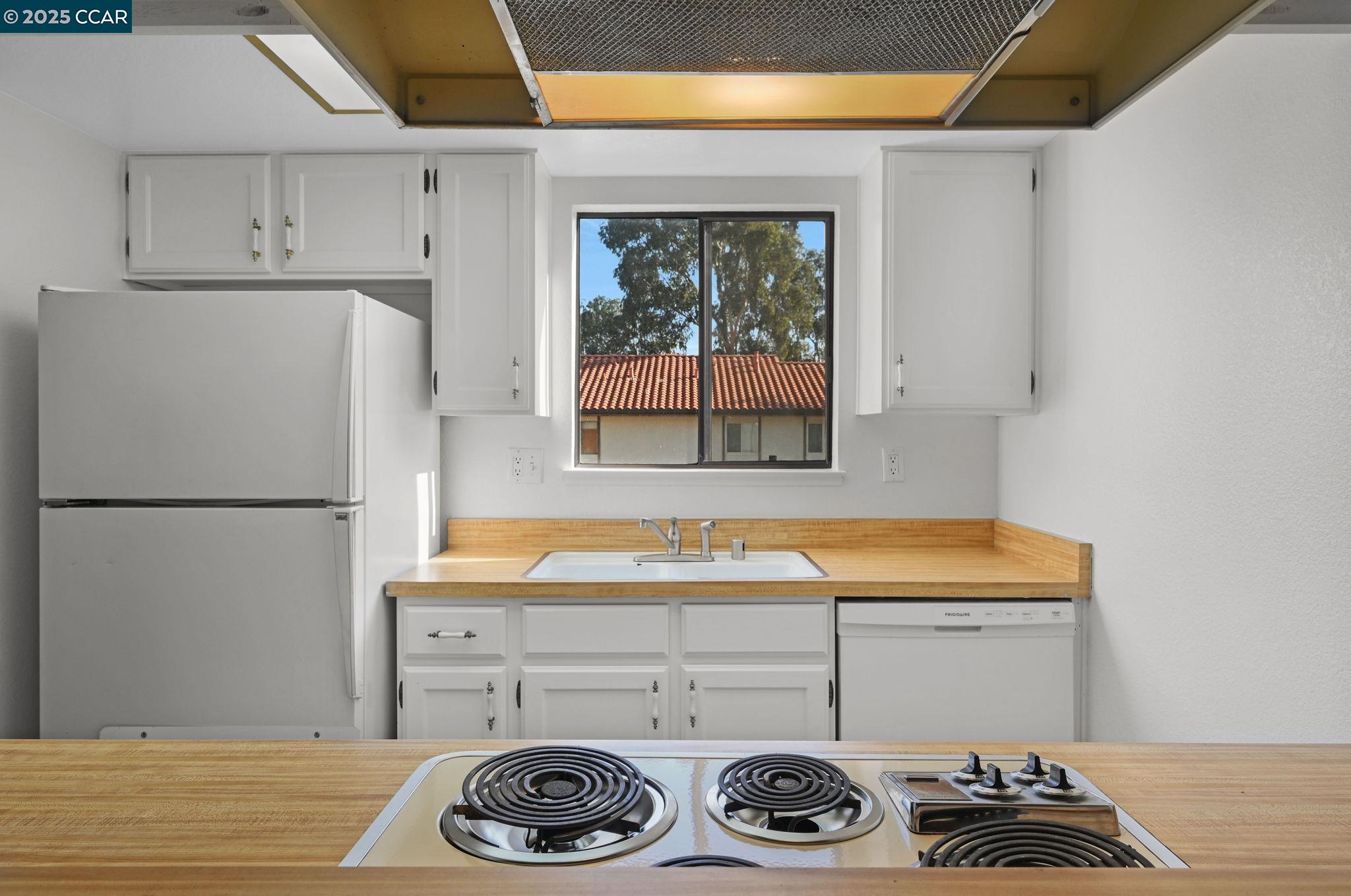 2055 Sierra Road, Unit 82 Concord, CA 94518 - Photo 8 of 25