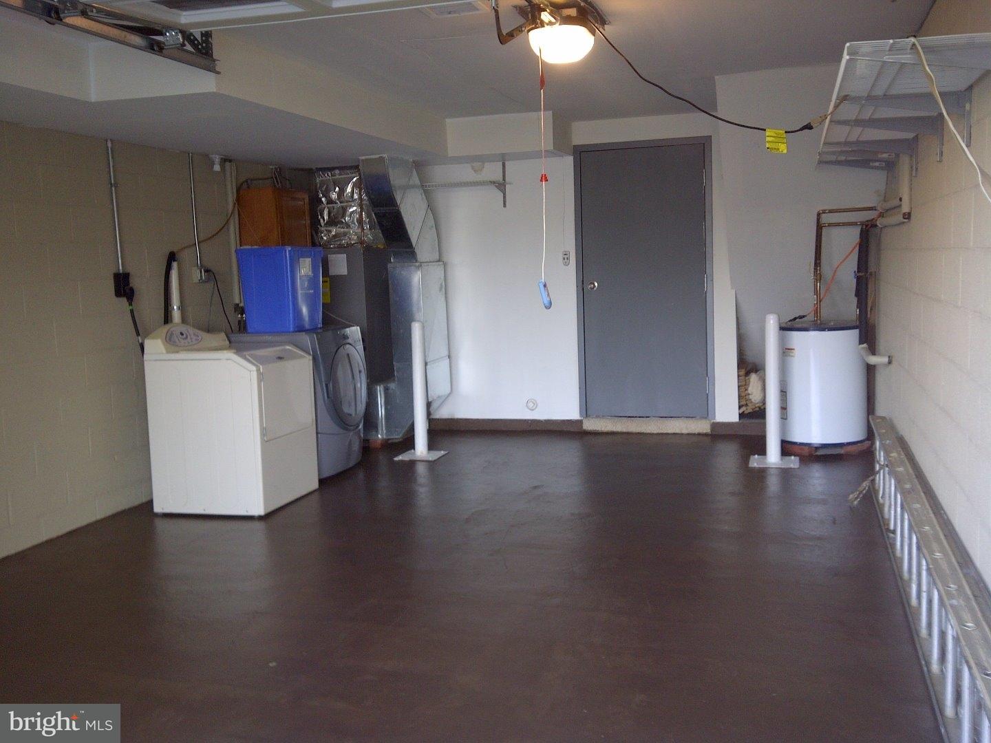9211-13 State Rd. Philadelphia, PA 19114 - Photo 17 of 21 Garage