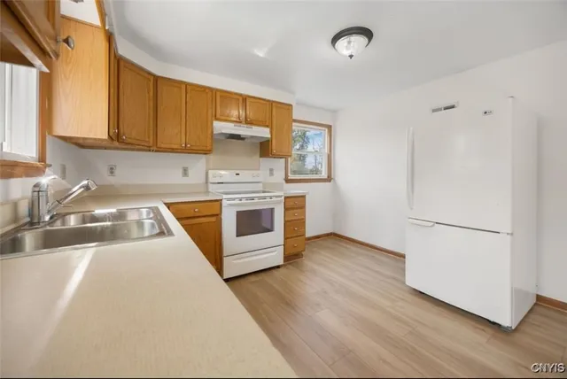 $1,750 | 5696 Caughdenoy Road, Clay, NY 13039