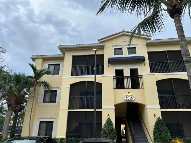 $2,000 | 3018 Alcazar Place, Unit 307, Palm Beach Gardens, FL 33410