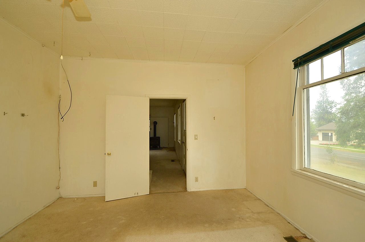 904 4th Street Cheney, WA 99004 - Photo 4 of 14