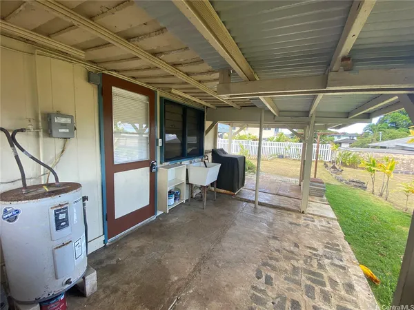 $2,000 | 45-735 Kamehameha Highway, Unit A, Kaneohe, HI 96744