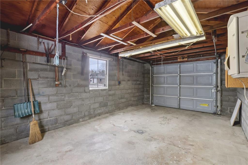 1111 Crowe Street New Castle, PA 16101 - Photo 30 of 42