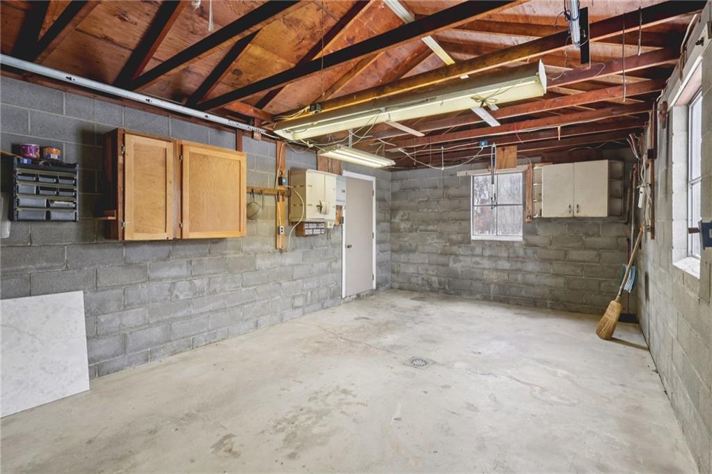 1111 Crowe Street New Castle, PA 16101 - Photo 31 of 42