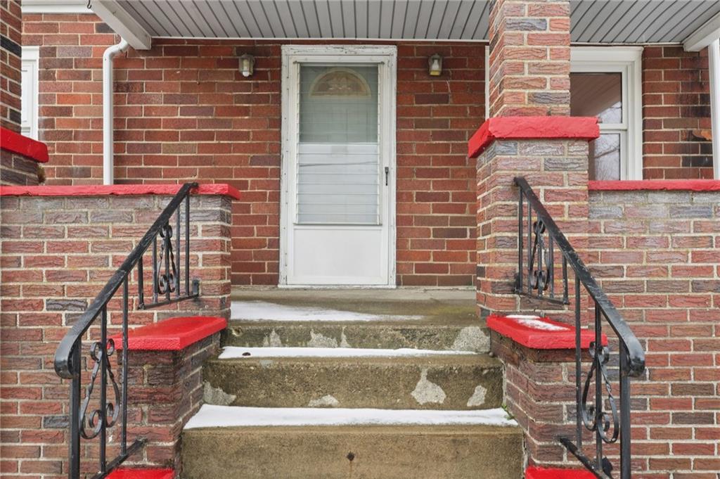 1111 Crowe Street New Castle, PA 16101 - Photo 5 of 42