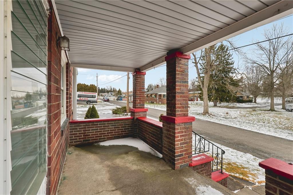 1111 Crowe Street New Castle, PA 16101 - Photo 6 of 42