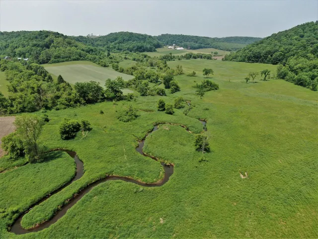 $1,000,000 | S4890 Pine Avenue, Hillsboro, WI 54634