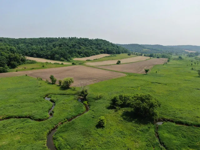 $1,000,000 | S4890 Pine Avenue, Hillsboro, WI 54634