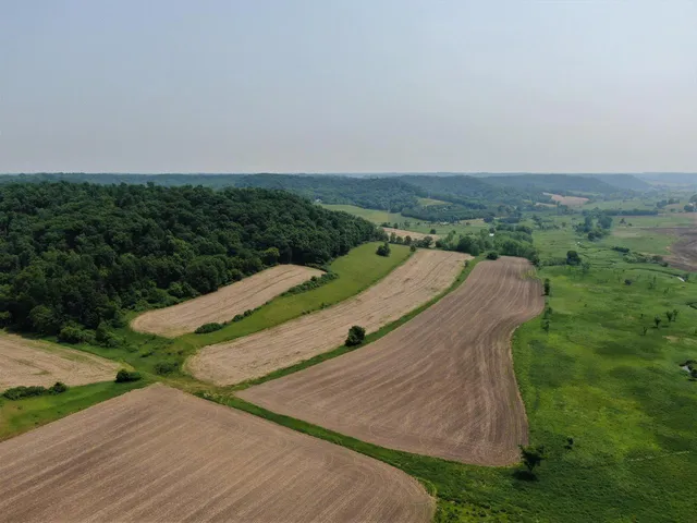 $1,000,000 | S4890 Pine Avenue, Hillsboro, WI 54634