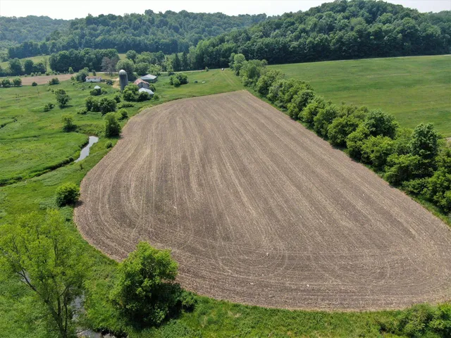 $1,000,000 | S4890 Pine Avenue, Hillsboro, WI 54634