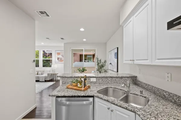 $898,000 | 2104 Vincenzo Walkway, San Jose, CA 95133