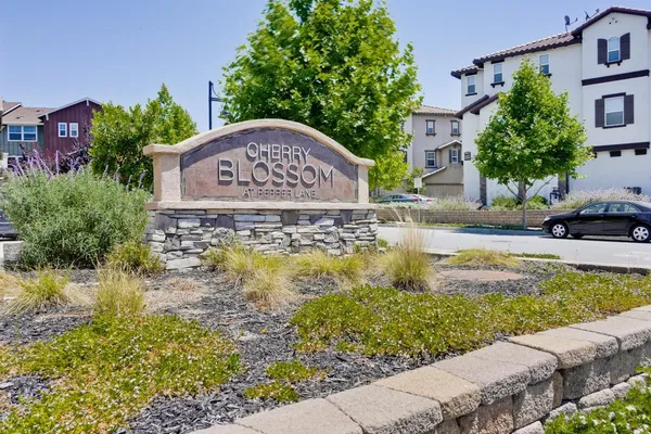$898,000 | 2104 Vincenzo Walkway, San Jose, CA 95133