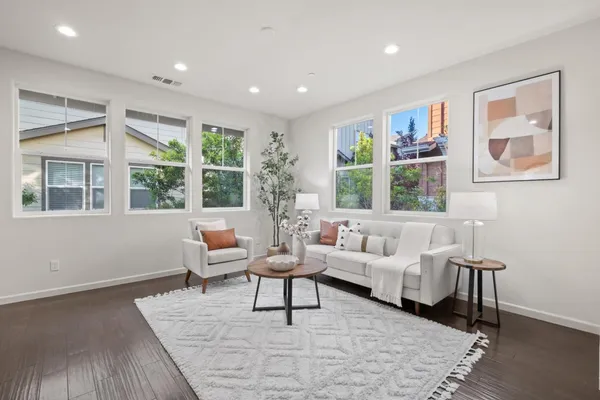 $898,000 | 2104 Vincenzo Walkway, San Jose, CA 95133