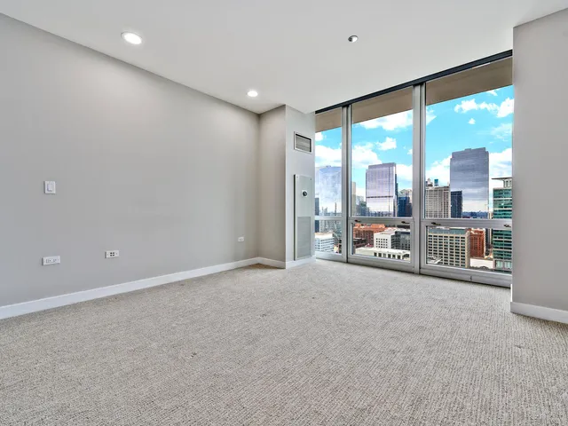 $650,000 | 737 West Washington Boulevard, Unit 3003, Chicago, IL 60661