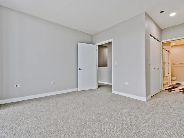 $650,000 | 737 West Washington Boulevard, Unit 3003, Chicago, IL 60661