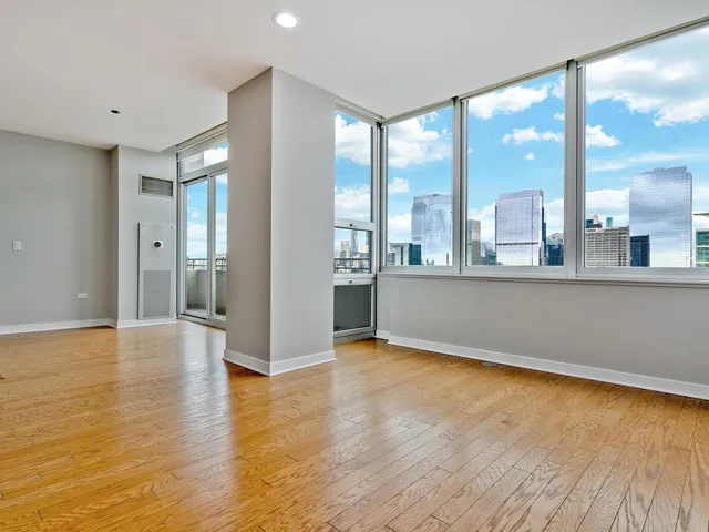 $650,000 | 737 West Washington Boulevard, Unit 3003, Chicago, IL 60661