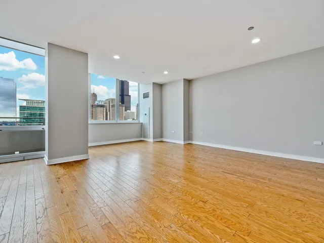 $650,000 | 737 West Washington Boulevard, Unit 3003, Chicago, IL 60661