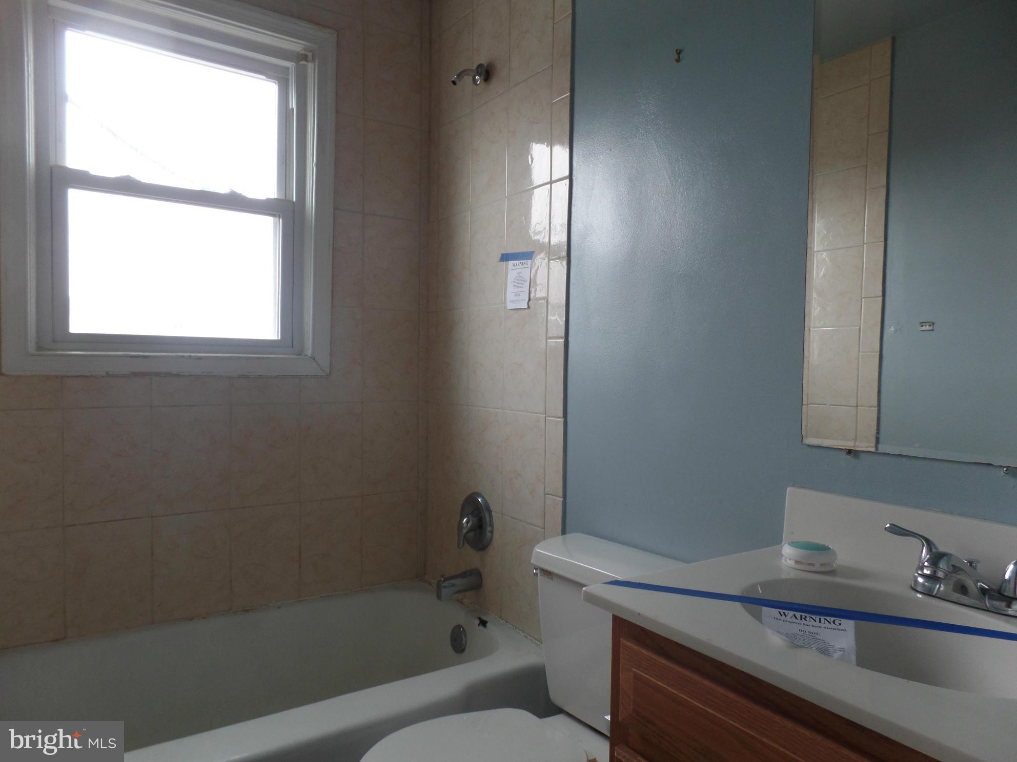 116 Kingston Road Middle River, MD 21220 - Photo 8 of 14 Bath