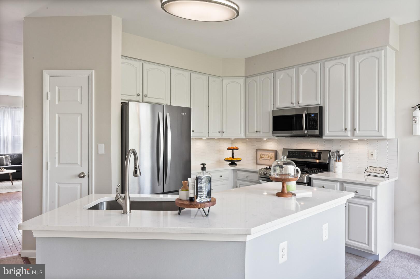44099 Rising Sun Terrace Ashburn, VA 20147 - Photo 17 of 52 Updated Kitchen w/Island & Pantry