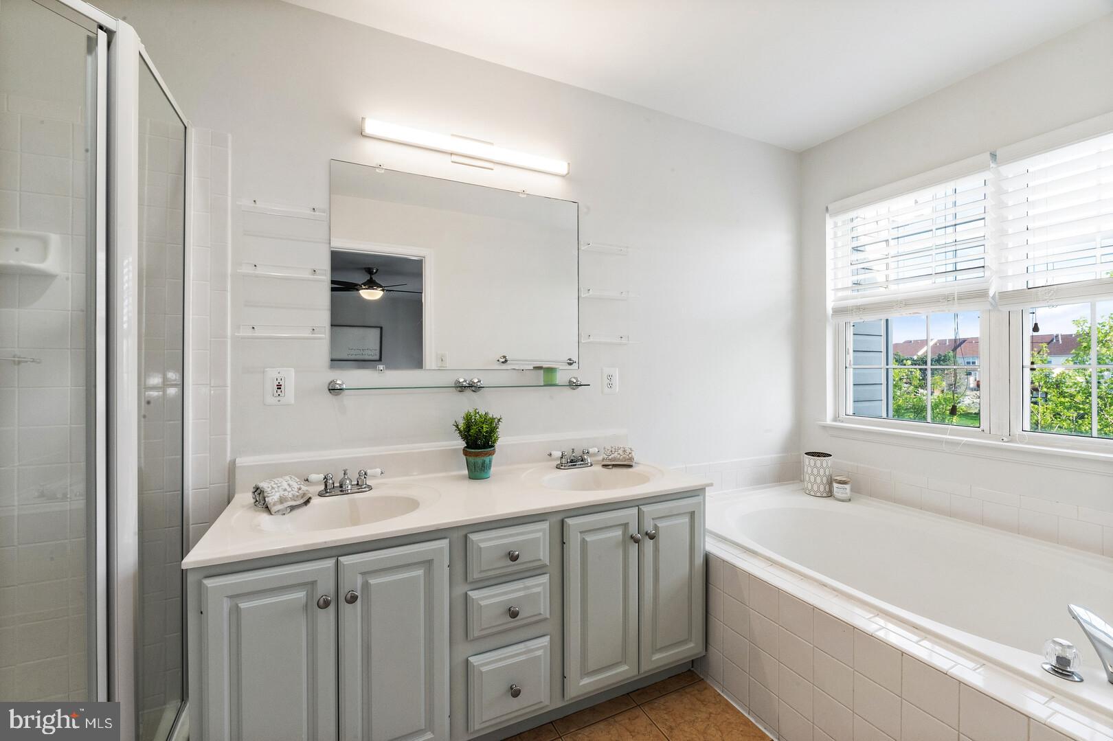 44099 Rising Sun Terrace Ashburn, VA 20147 - Photo 27 of 52 Primary Bath w/Lake Views!