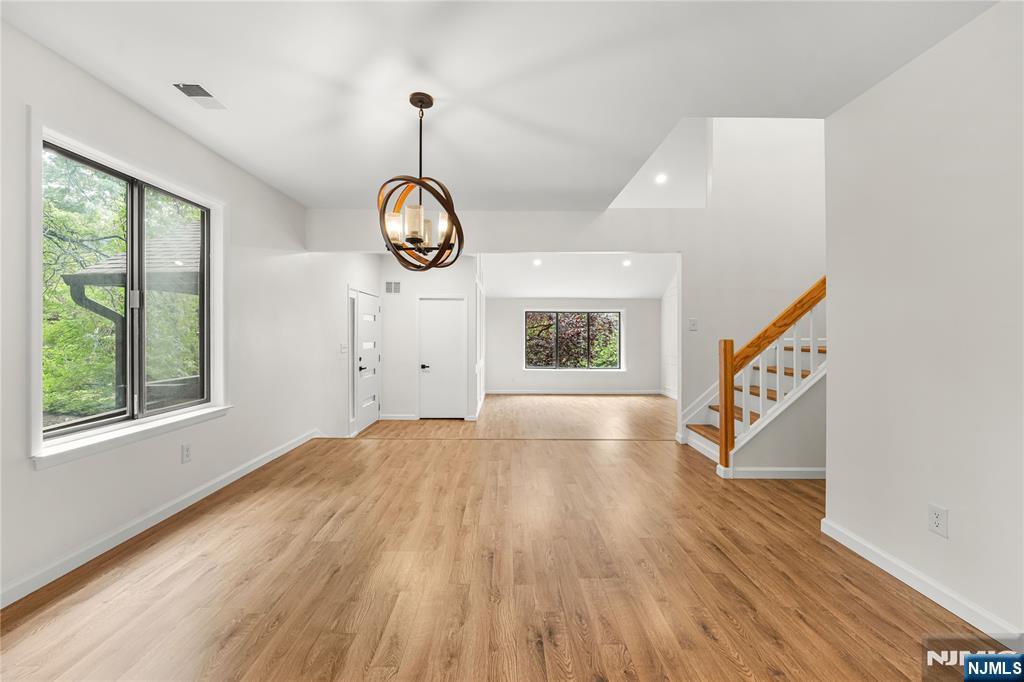 261 Sunset Key Secaucus, NJ 07094 - Photo 10 of 35