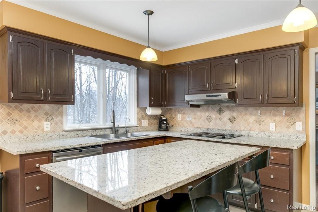 1747 Seever Circle Rochester, MI 48309 - Photo 8 of 30 1747 Seever Cir Rochester-large-021-34-1747 Seever Circle00021-1500x1000-72dpi.jpg